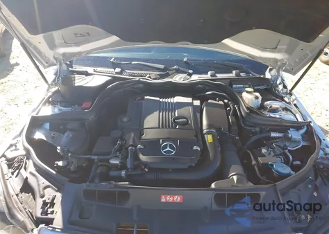 2012 Mercedes-Benz C 250 Sport z USA, uszkodzony, nr VIN WDDGF4HB2CR235046